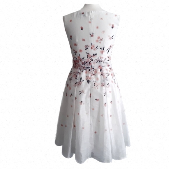 RETRO. VERO MODA Vintage Formal Dress. White & Pink Floral Print. Fit & Flared - Picture 5 of 9